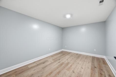 196 N Ridge Heights Drive Howard OH 43028