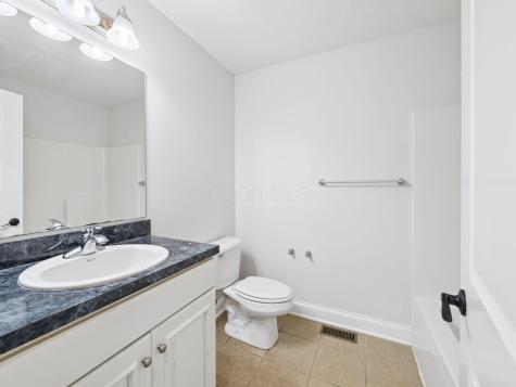 40 Waters Edge Lane Centerburg OH 43011