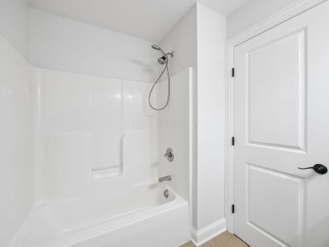 40 Waters Edge Lane Centerburg OH 43011