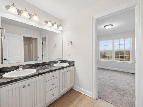 40 Waters Edge Lane Centerburg OH 43011