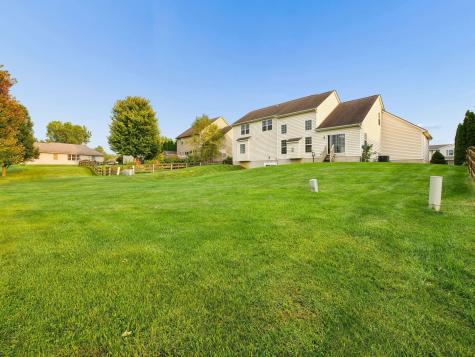 40 Waters Edge Lane Centerburg OH 43011