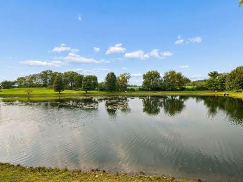 40 Waters Edge Lane Centerburg OH 43011