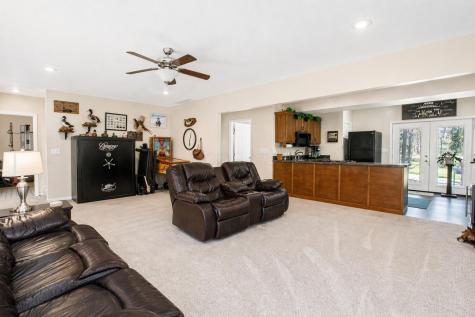 15027 King Road Howard OH 43028