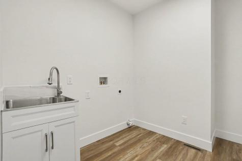 26 North Street Utica OH 43080