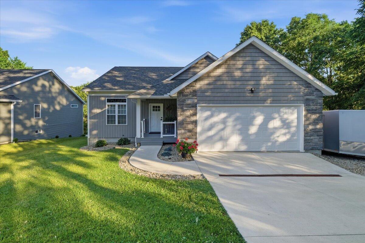 682 Grand Valley Drive Howard OH 43028