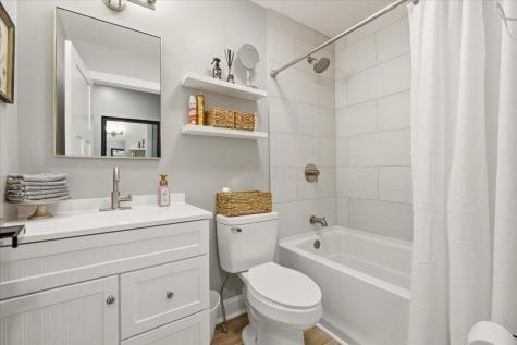 682 Grand Valley Drive Howard OH 43028