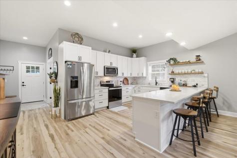 682 Grand Valley Drive Howard OH 43028
