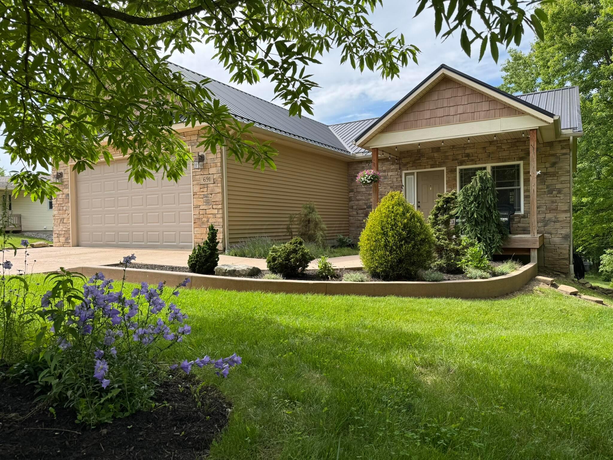 691 Greenbriar Circle Howard OH 43028