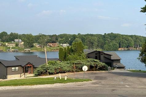 380 Lakeview Heights Drive Howard OH 43028
