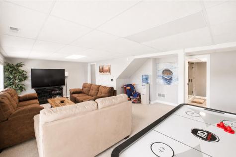 380 Lakeview Heights Drive Howard OH 43028