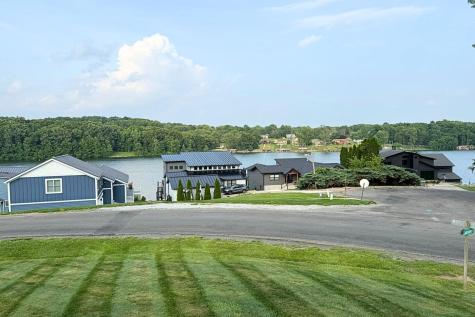380 Lakeview Heights Drive Howard OH 43028