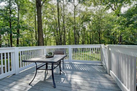 668 Floral Valley Drive E Howard OH 43028
