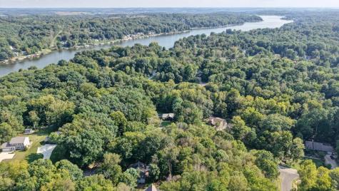 668 Floral Valley Drive E Howard OH 43028