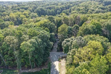 668 Floral Valley Drive E Howard OH 43028