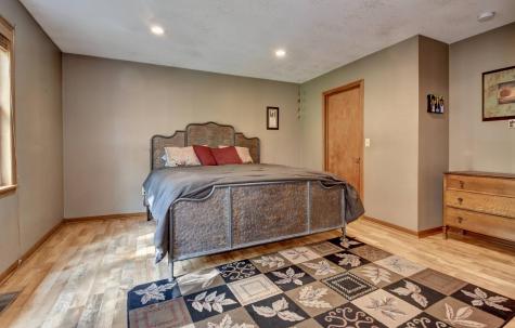 668 Floral Valley Drive E Howard OH 43028