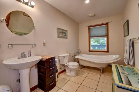 668 Floral Valley Drive E Howard OH 43028