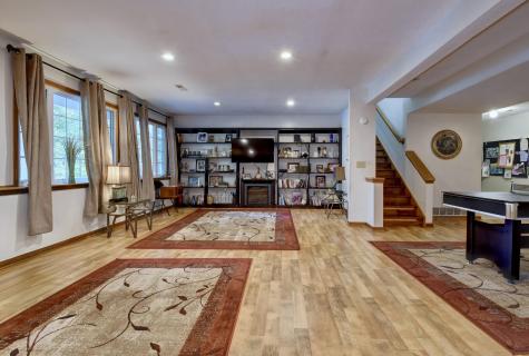 668 Floral Valley Drive E Howard OH 43028
