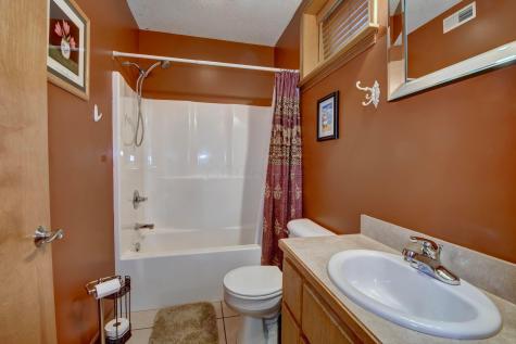668 Floral Valley Drive E Howard OH 43028