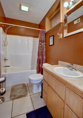 668 Floral Valley Drive E Howard OH 43028