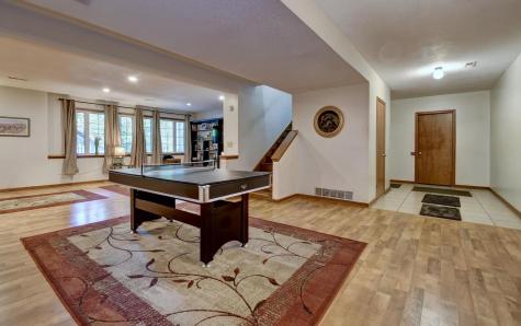 668 Floral Valley Drive E Howard OH 43028
