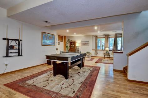 668 Floral Valley Drive E Howard OH 43028