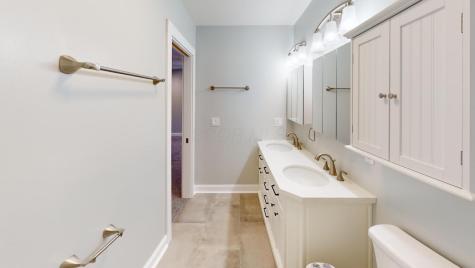 363 Highland Hills Circle Howard OH 43028