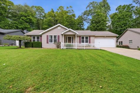 618 Courtland Drive Howard OH 43028