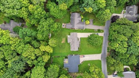 618 Courtland Drive Howard OH 43028