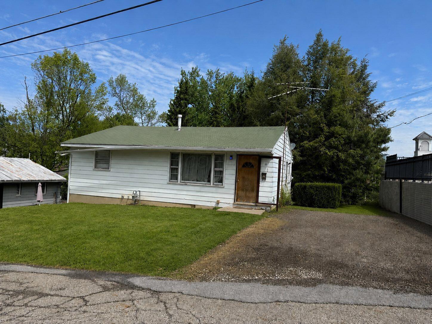 18 W 2nd Street Fredericktown OH 43019