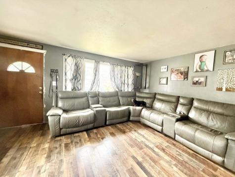 18 W 2nd Street Fredericktown OH 43019