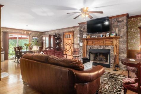 71 Queensway Court Howard OH 43028