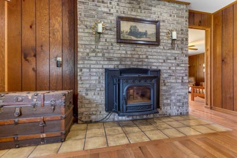 1989 Marion Road NW Utica OH 43080