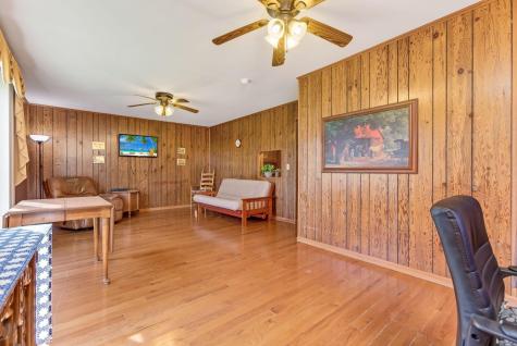 1989 Marion Road NW Utica OH 43080