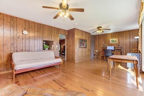 1989 Marion Road NW Utica OH 43080