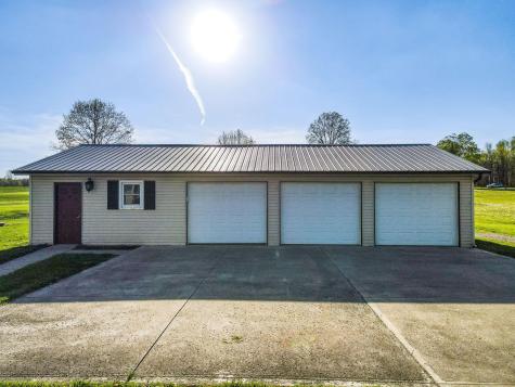 1989 Marion Road NW Utica OH 43080