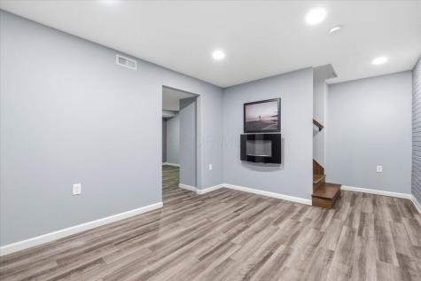 2456 Apple Valley Drive Howard OH 43028