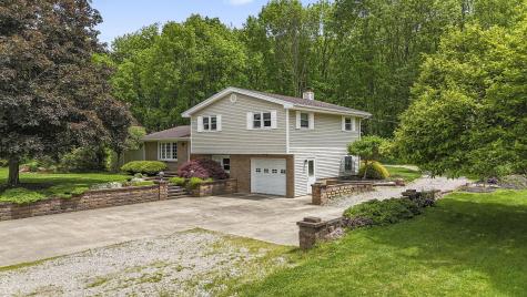 9220 Mount Gilead Road Fredericktown OH 43019