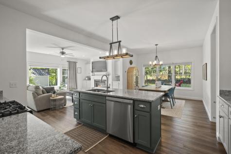 512 Greenacre Circle Howard OH 43028