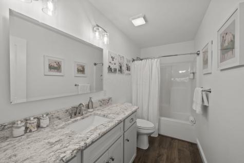 512 Greenacre Circle Howard OH 43028