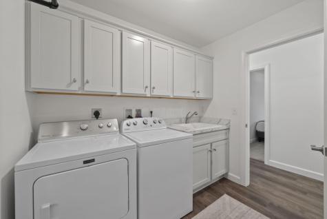 512 Greenacre Circle Howard OH 43028