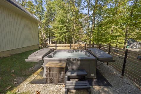 512 Greenacre Circle Howard OH 43028