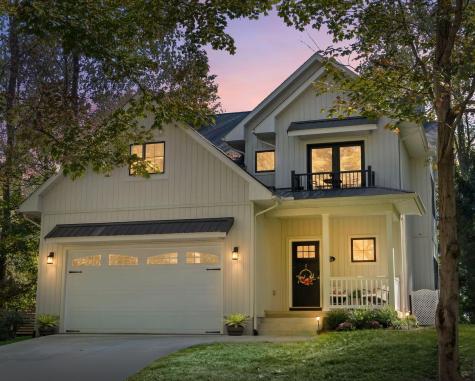 512 Greenacre Circle Howard OH 43028