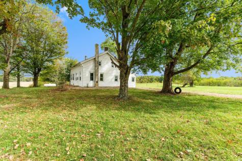 6882 County Road 183 Fredericktown OH 43019