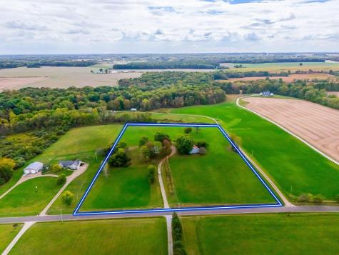 6882 County Road 183 Fredericktown OH 43019