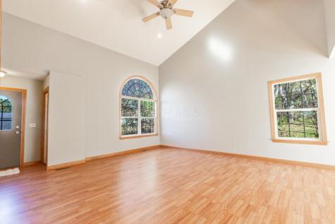 42 N Highland Court Howard OH 43028