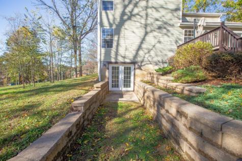 42 N Highland Court Howard OH 43028