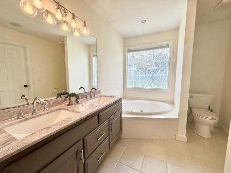 53 Woodlake Trail Mount Vernon OH 43050