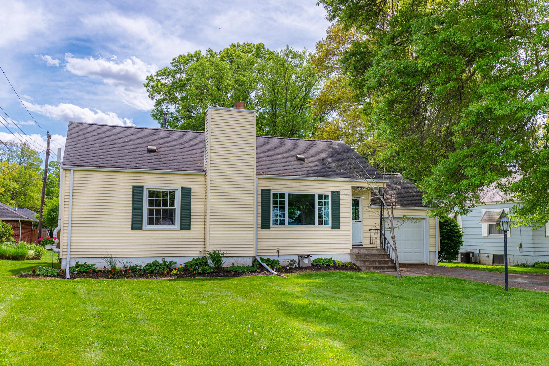 202 Hillcrest Drive Mount Vernon OH 43050