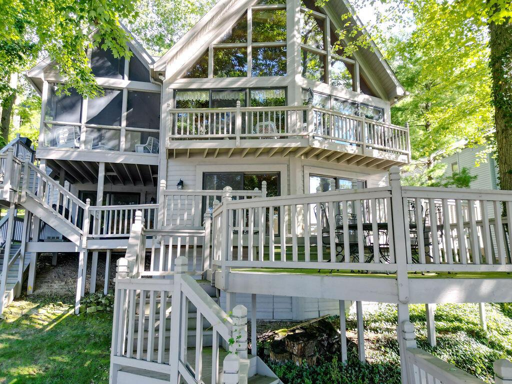 637 King Beach Drive Howard OH 43028