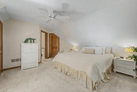 637 King Beach Drive Howard OH 43028